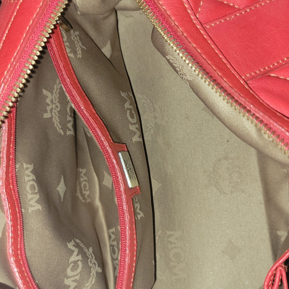 RED MCM SATCHEL - Picture 3 of 8